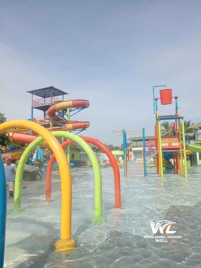 Wisata pemandian Waterpark Batang Tabik Payakumbuh